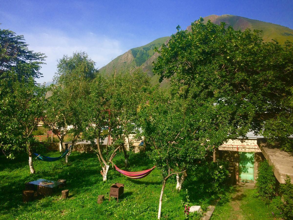 Gio-Nika Hotel Kasbegi Buitenkant foto