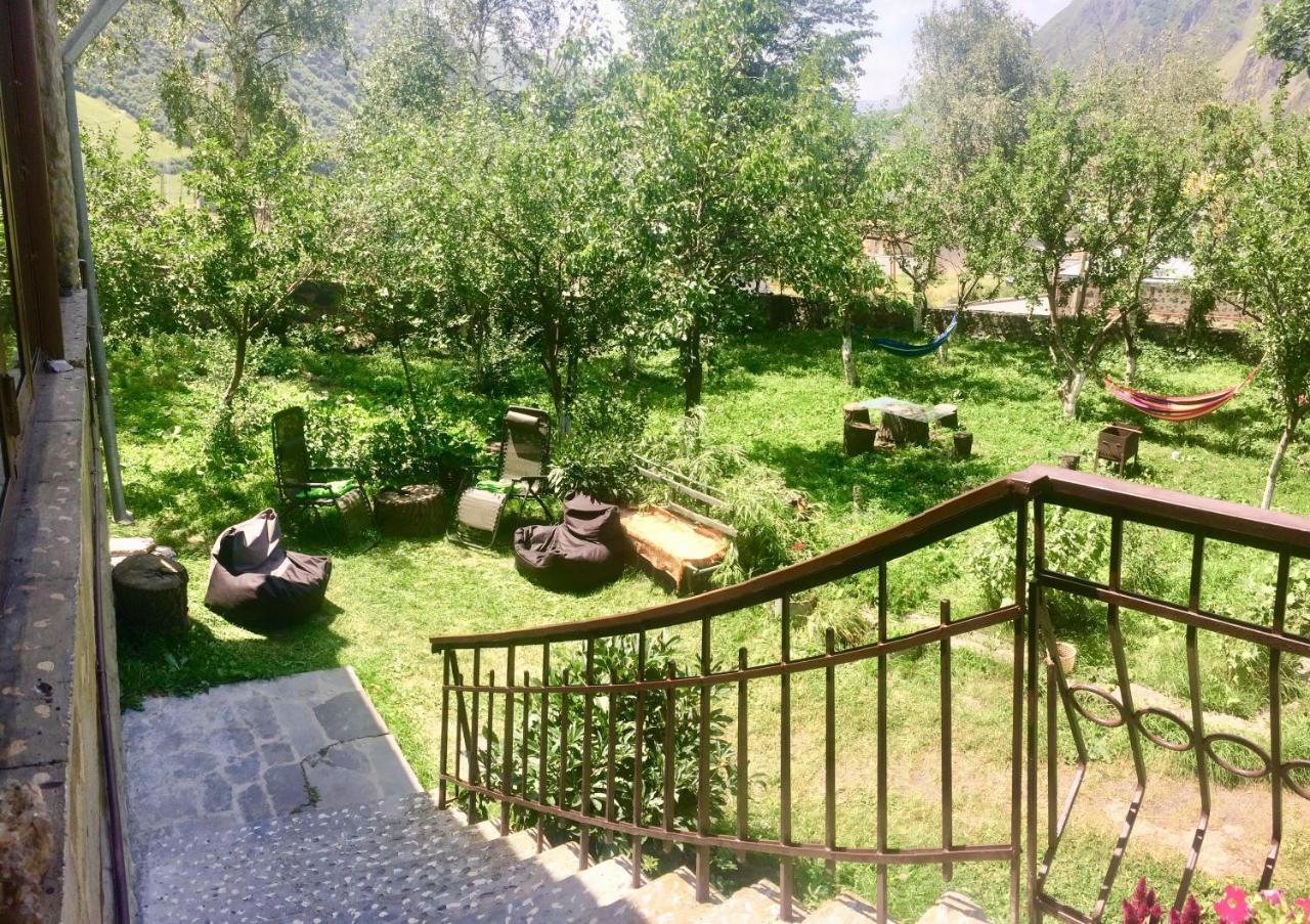 Gio-Nika Hotel Kasbegi Buitenkant foto